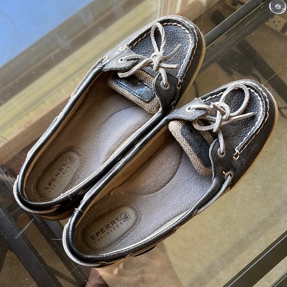 Navy blue Sperry Top-Sider shoes size 6 womens - Picture 1 of 6